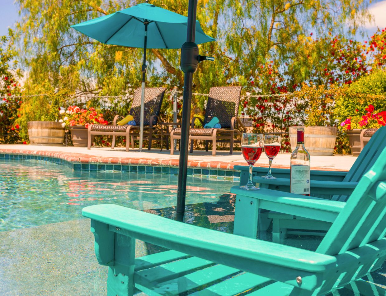 Villa Matching Glasses in Pool