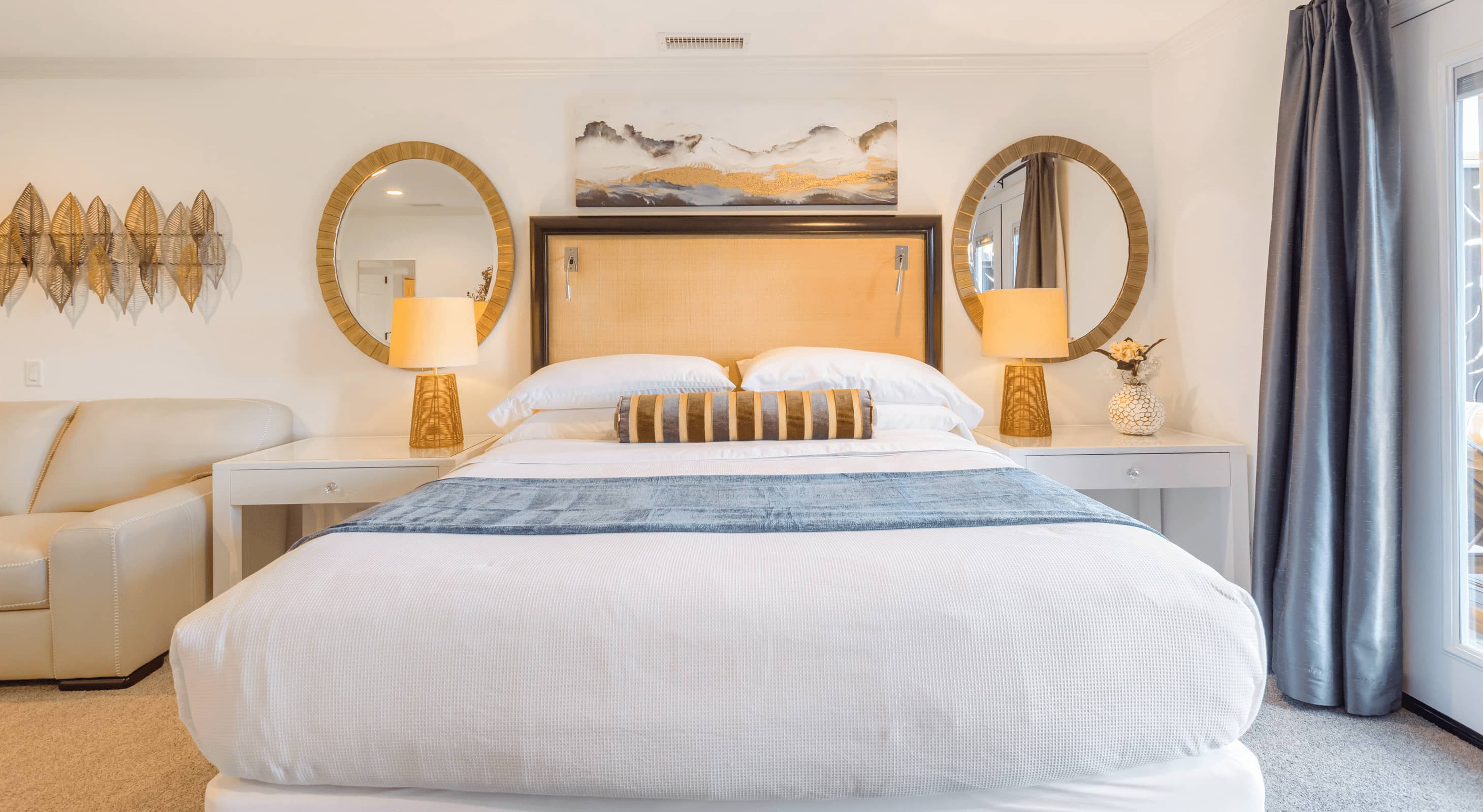 Temecula accommodations with comfy bed in the Capri Suite at Villa Inn